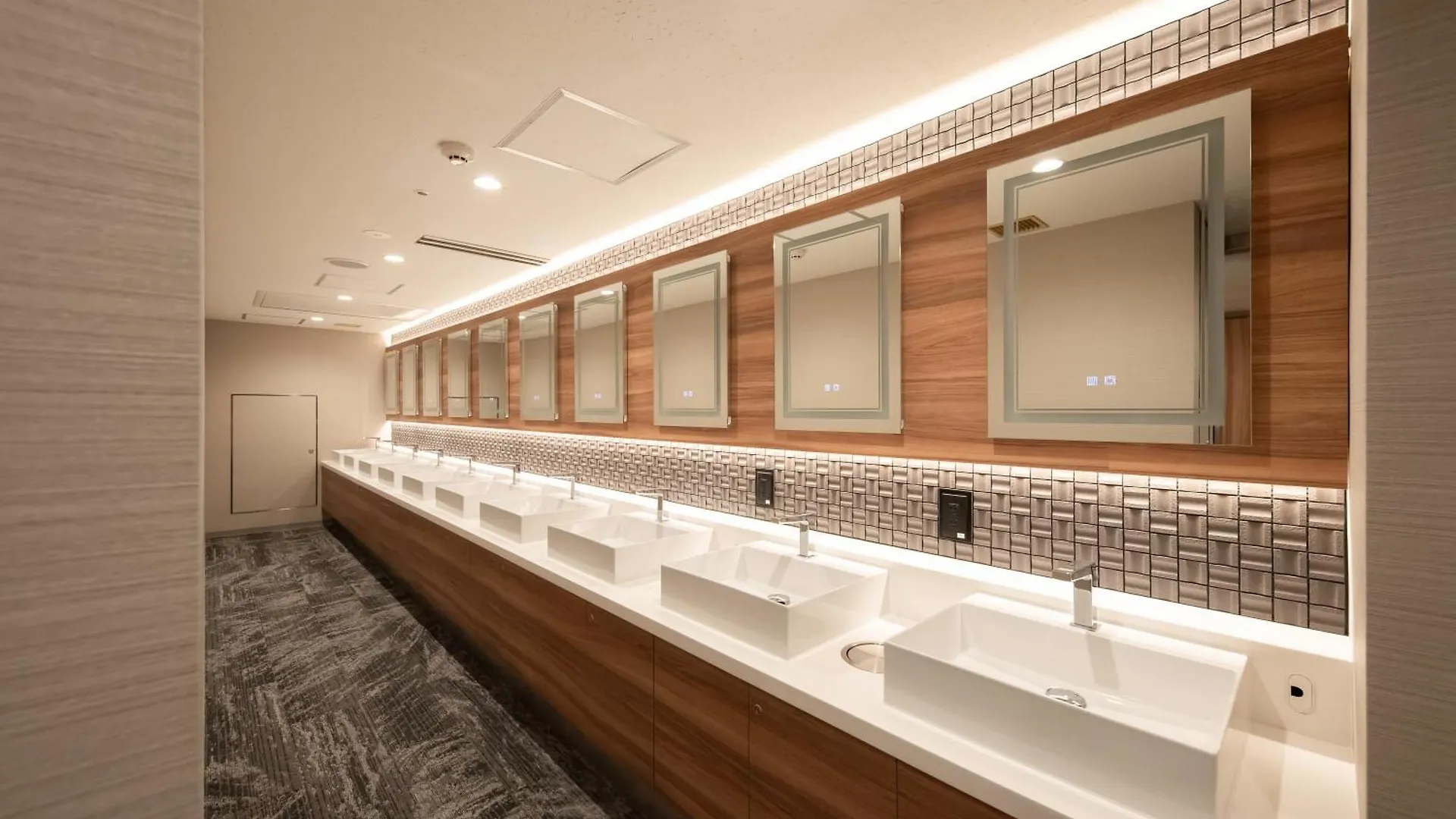 Sauna & Capsule Amza Osaka